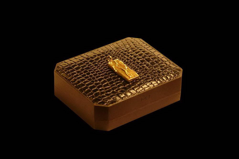 MJ - USB Flash Drive Gold 888 Edition - Solid Platinum Gold 888, Diamonds, Luxury Box from Crocodile Leather